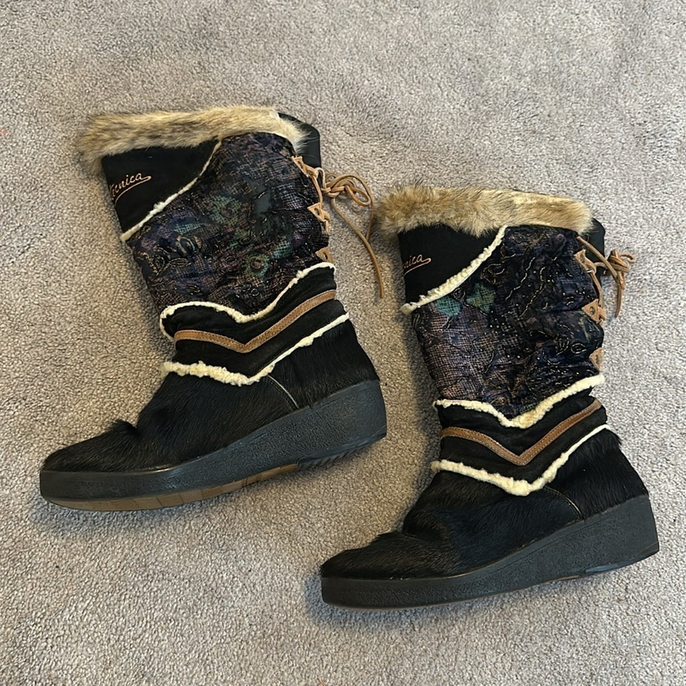 Tecnica Genuine Fur Goat Mukluk Boots GUC Super Warm Wool Lined EU 42